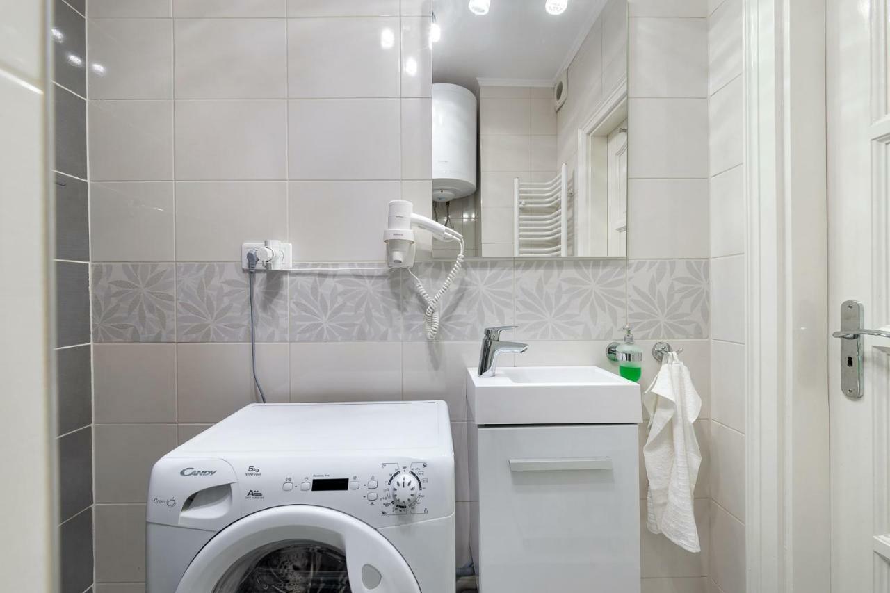 Riverbank Apartment At Parliament Budapest Exterior foto