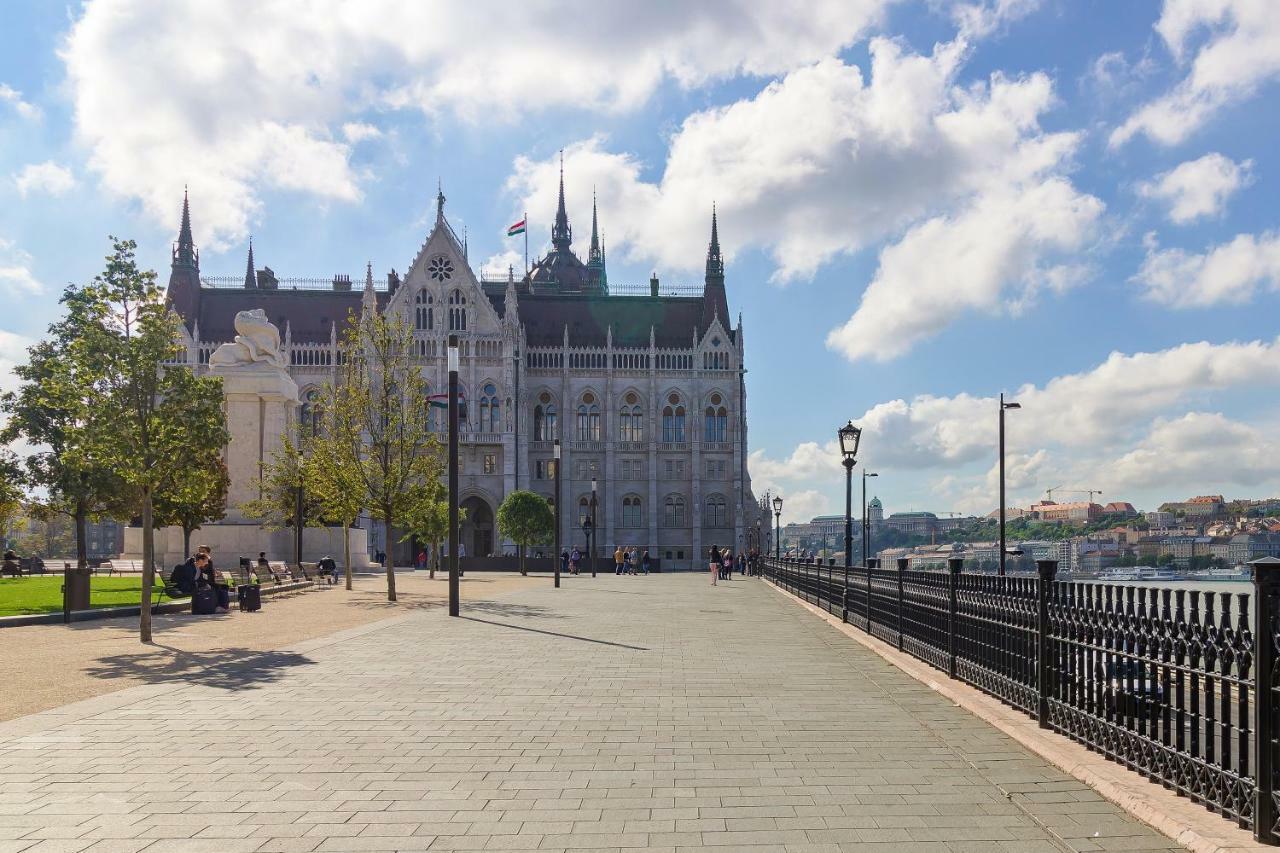 Riverbank Apartment At Parliament Budapest Exterior foto